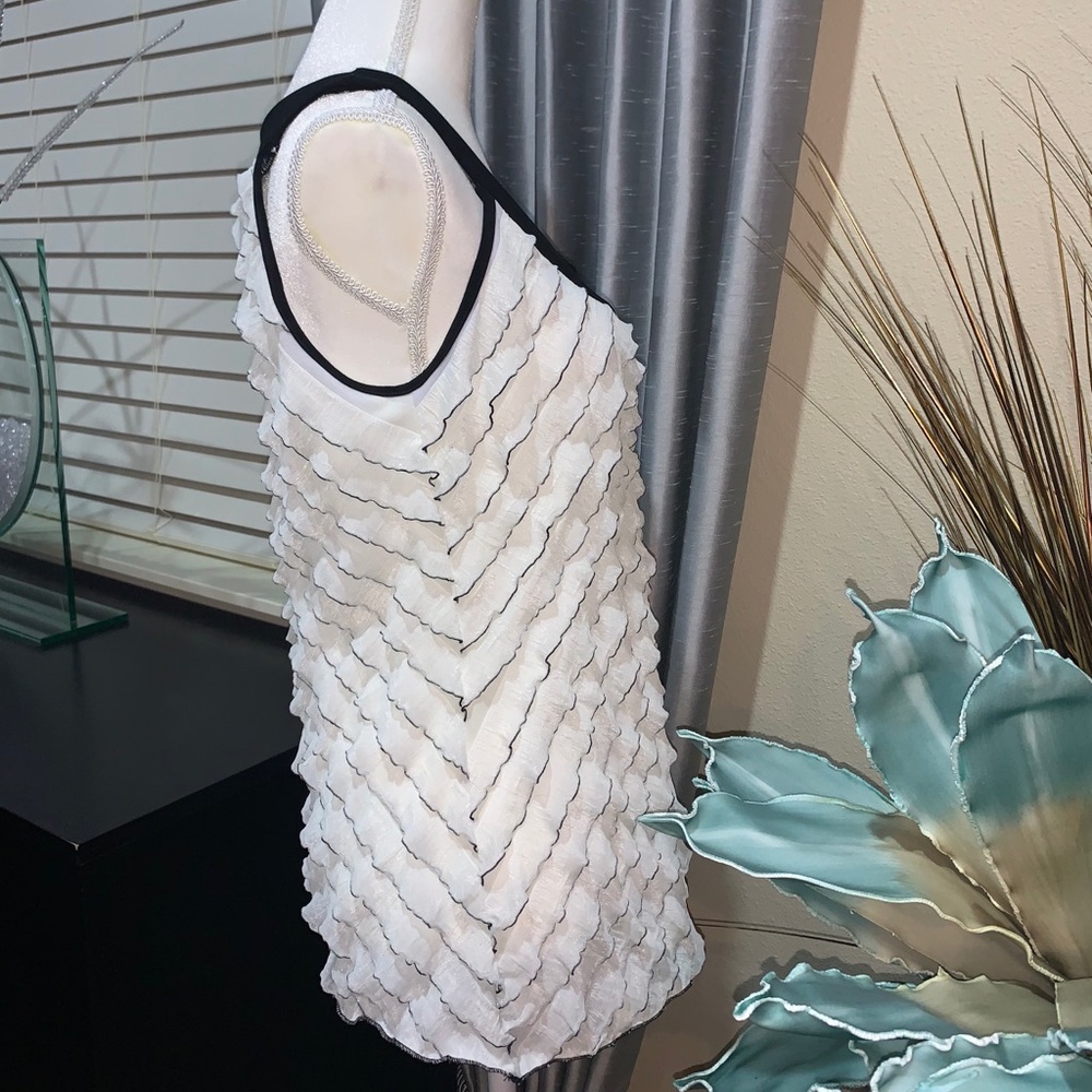 Allura white sleeveless top - Picture 7 of 14